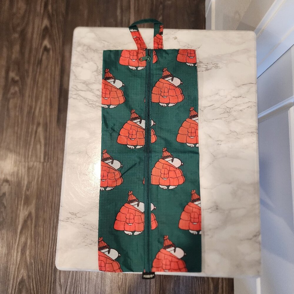 NEW BAGGU Peanuts Puffer Snoopy 3D Zip Bag - Large